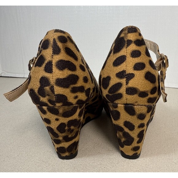 Bella Marie Faux Suede Mary Jane Wedge Leopard Print 3" Heel Size Women's 8.5 - Picture 3 of 11